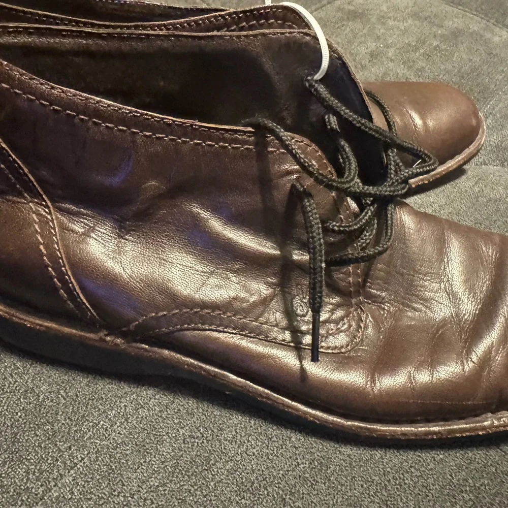 John Varvatos Brown Leather Chukka Boots‎